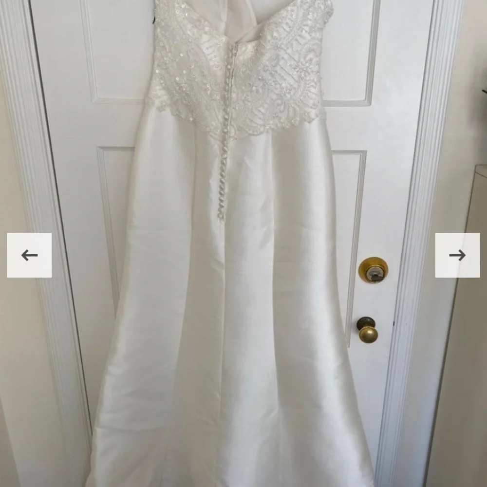 Rosa Clara Elegant White Wedding Dress - Picture 3 of 7